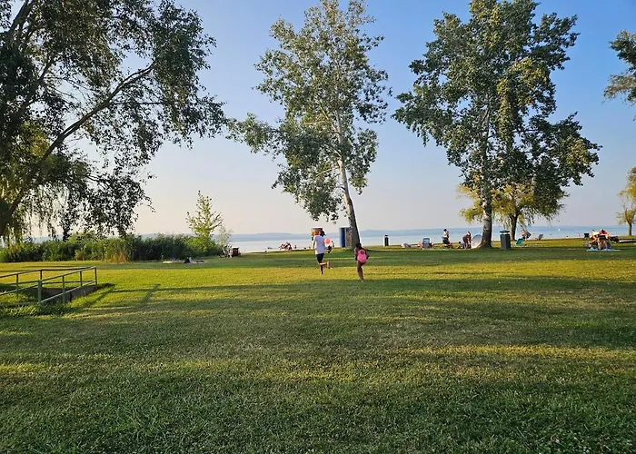 Green Apartman Balatonlelle * בלטונללה